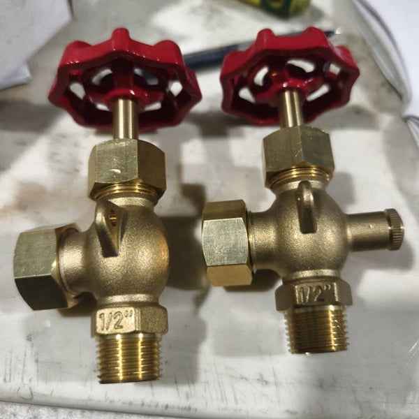 Water gauge 1/2''NPT 5/8'' glass tube -https://www.sightglasstube.com